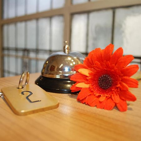 Hostal Avenida Мадрид Экстерьер фото
