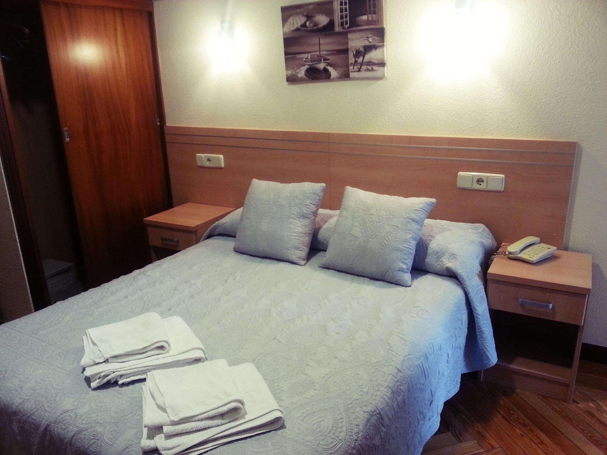 Hostal Avenida Мадрид Экстерьер фото