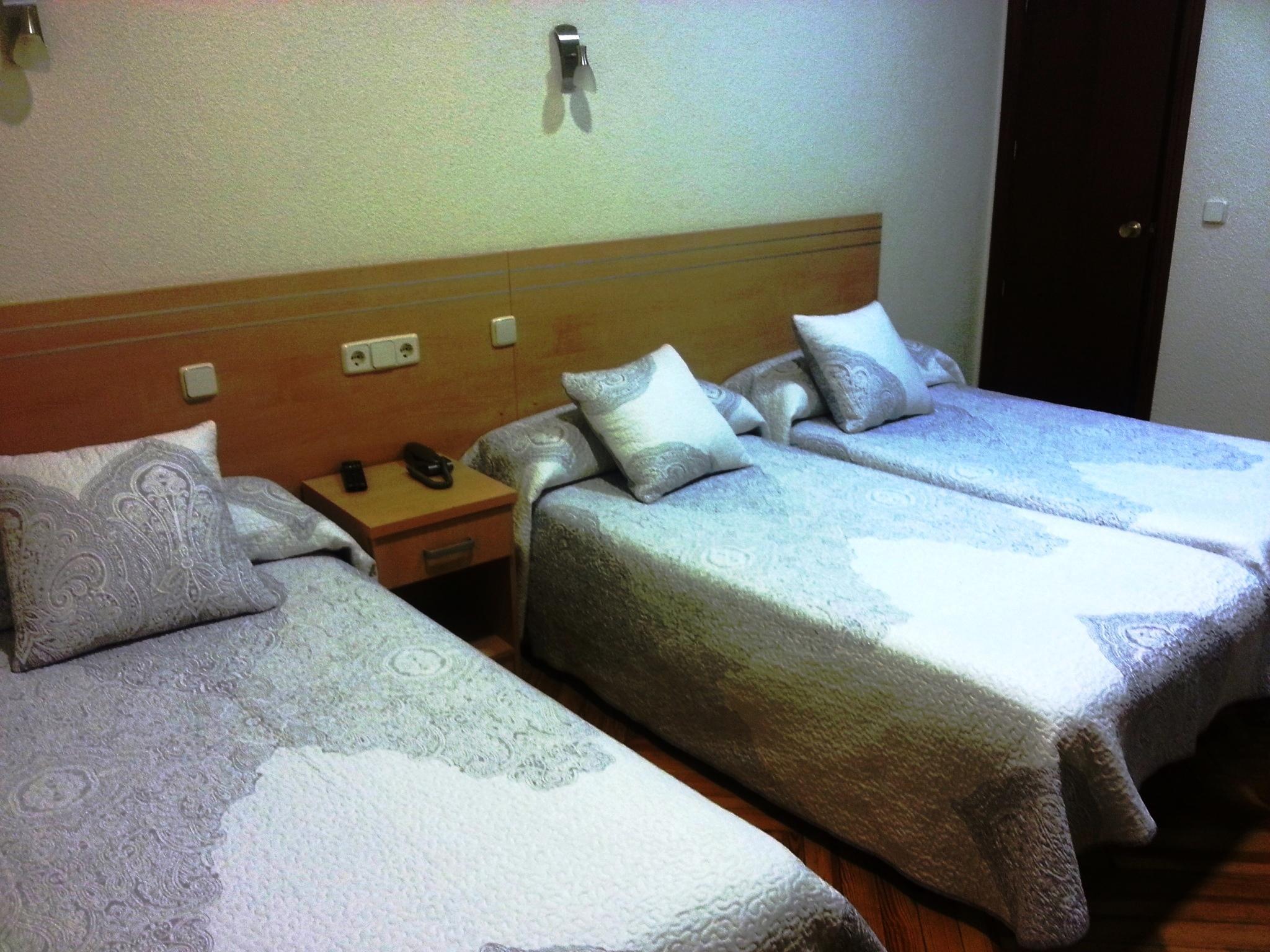 Hostal Avenida Мадрид Экстерьер фото