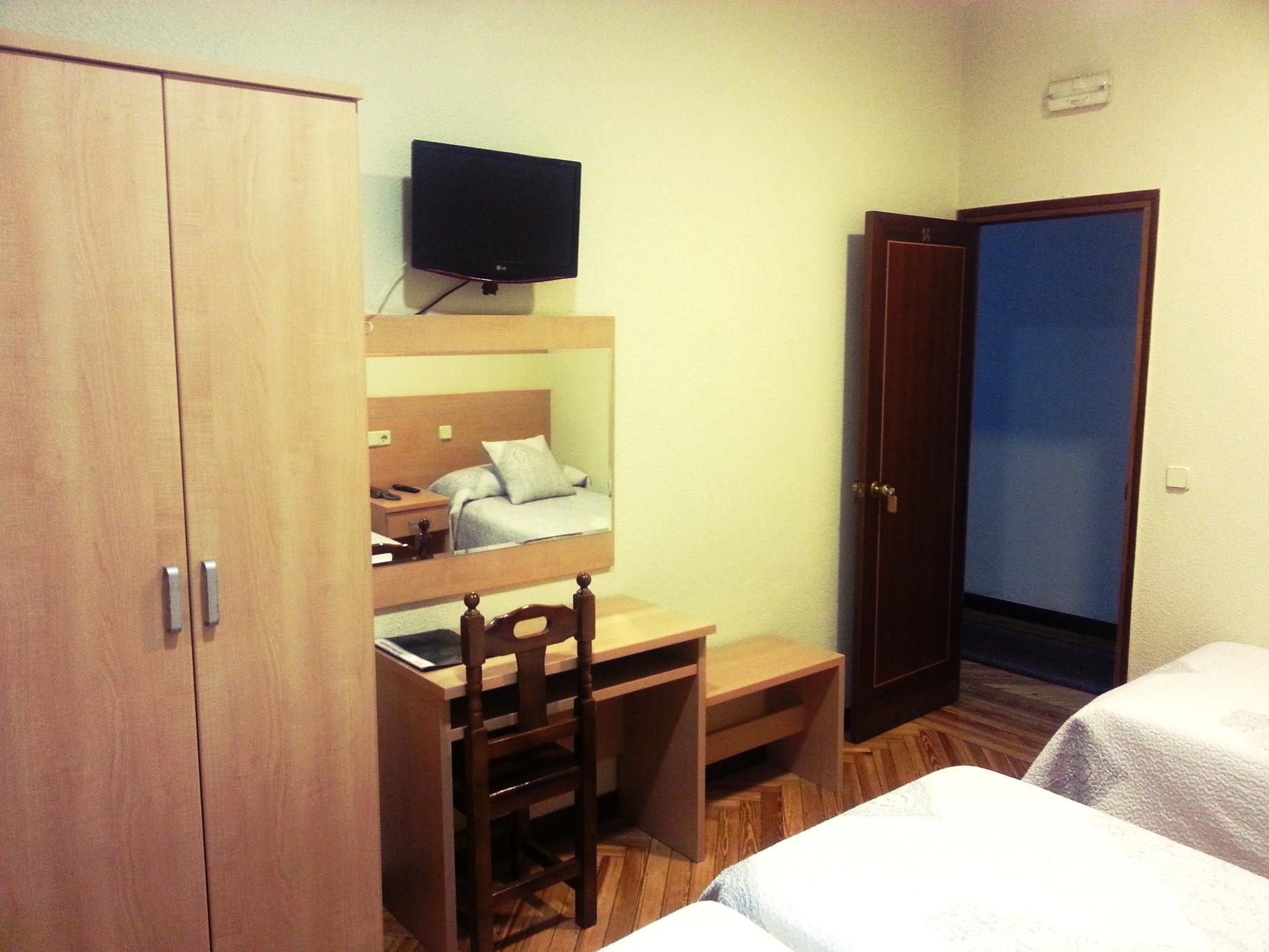 Hostal Avenida Мадрид Экстерьер фото